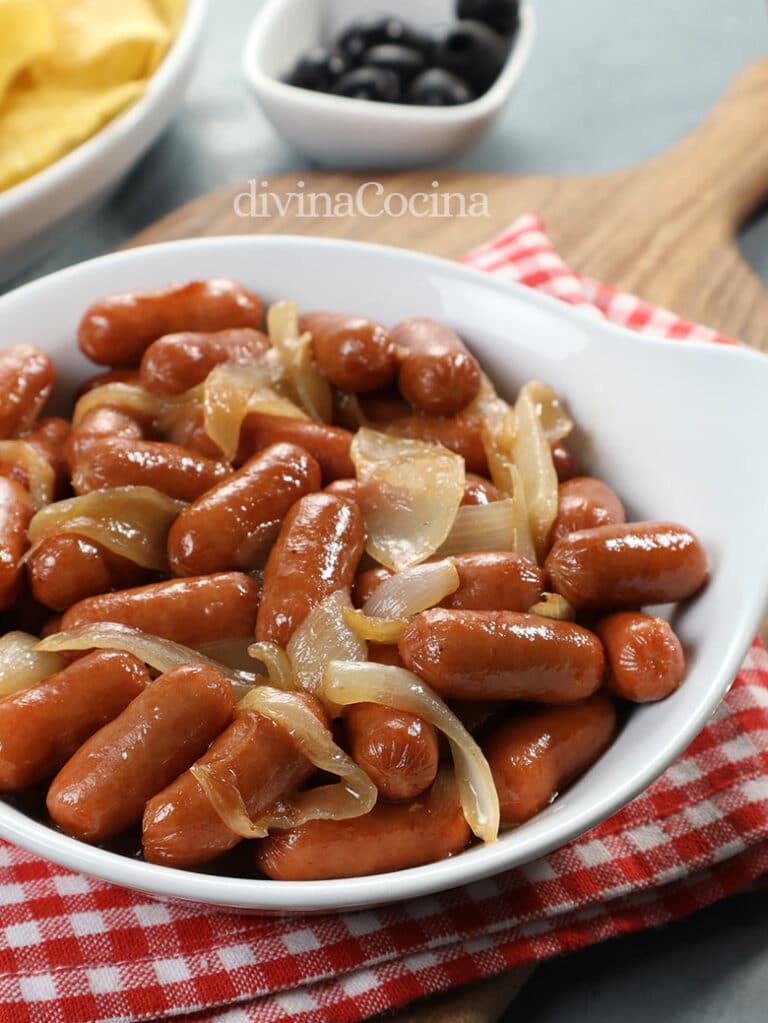 Salchichas Encebolladas A La Cerveza Receta De DIVINA COCINA