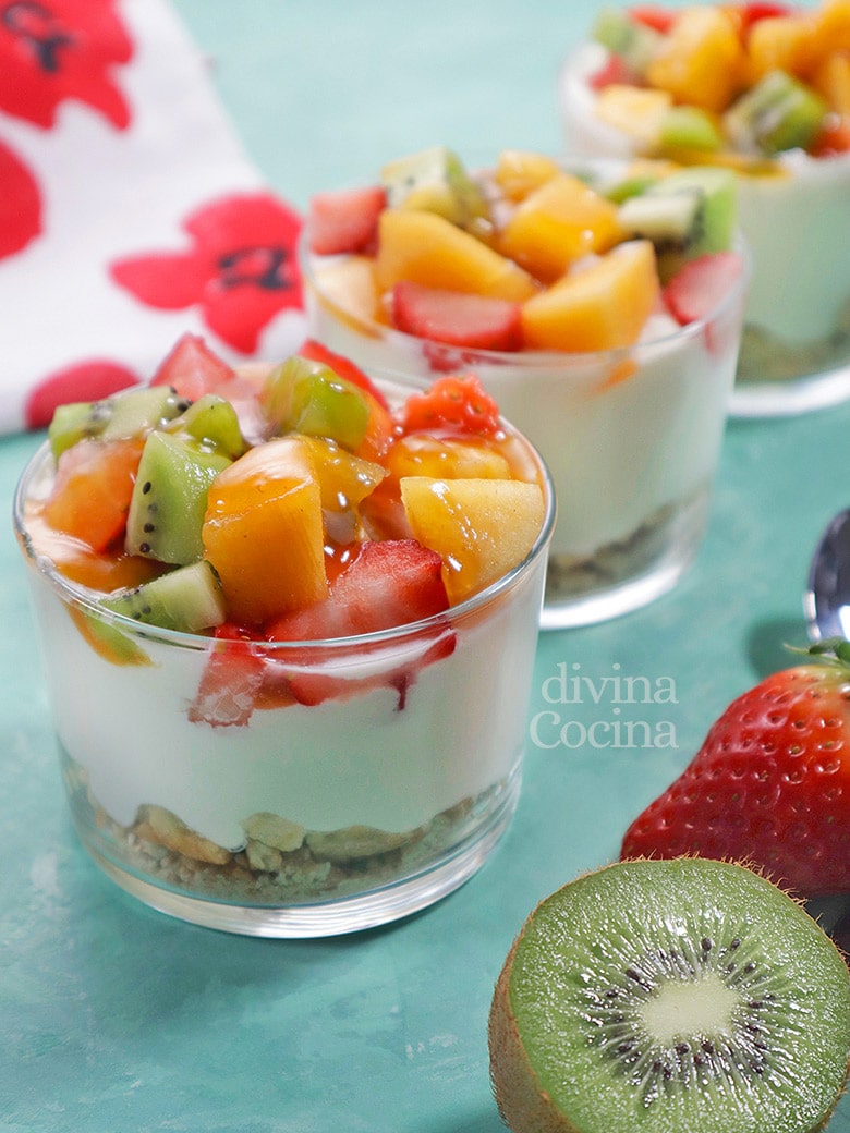 Crema de yogur con frutas - Receta de DIVINA COCINA