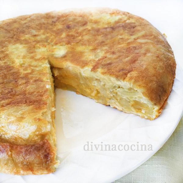 Tortilla de Patatas Clásica, trucos y consejos - Receta de DIVINA