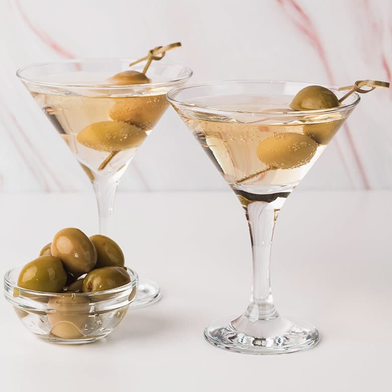 como se prepara el coctel dry martini