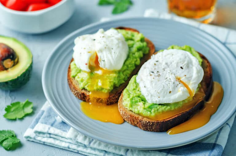 Tostadas Con Aguacates Para Desayunos O Brunch - DIVINA COCINA