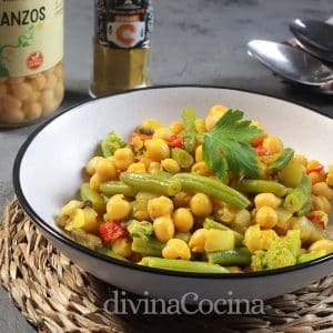 Garbanzos Con Verduras Al Curry - Receta De DIVIN A COCINA