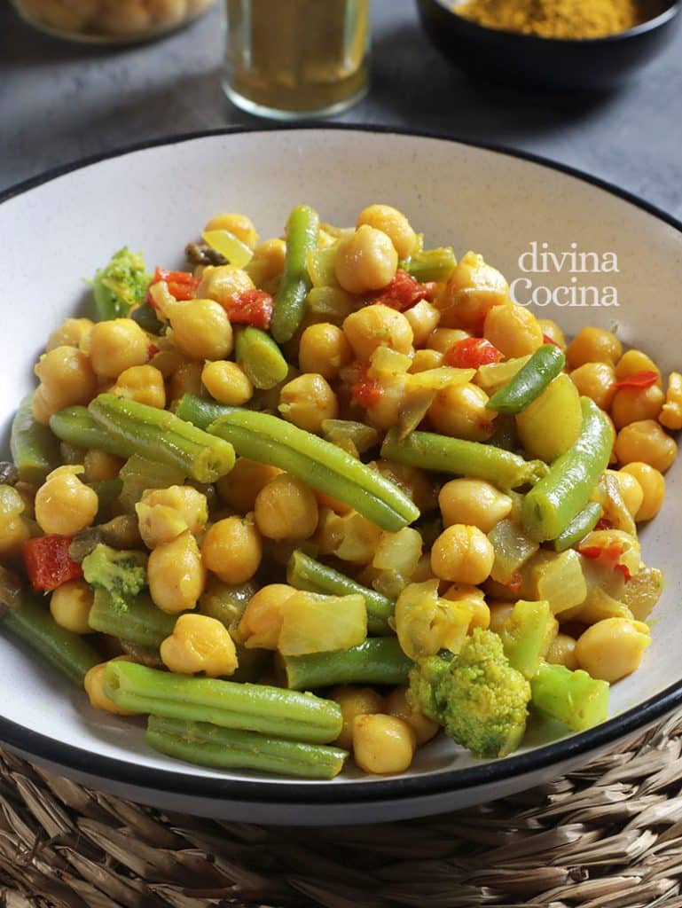 Garbanzos Con Verduras Al Curry - Receta De DIVIN A COCINA