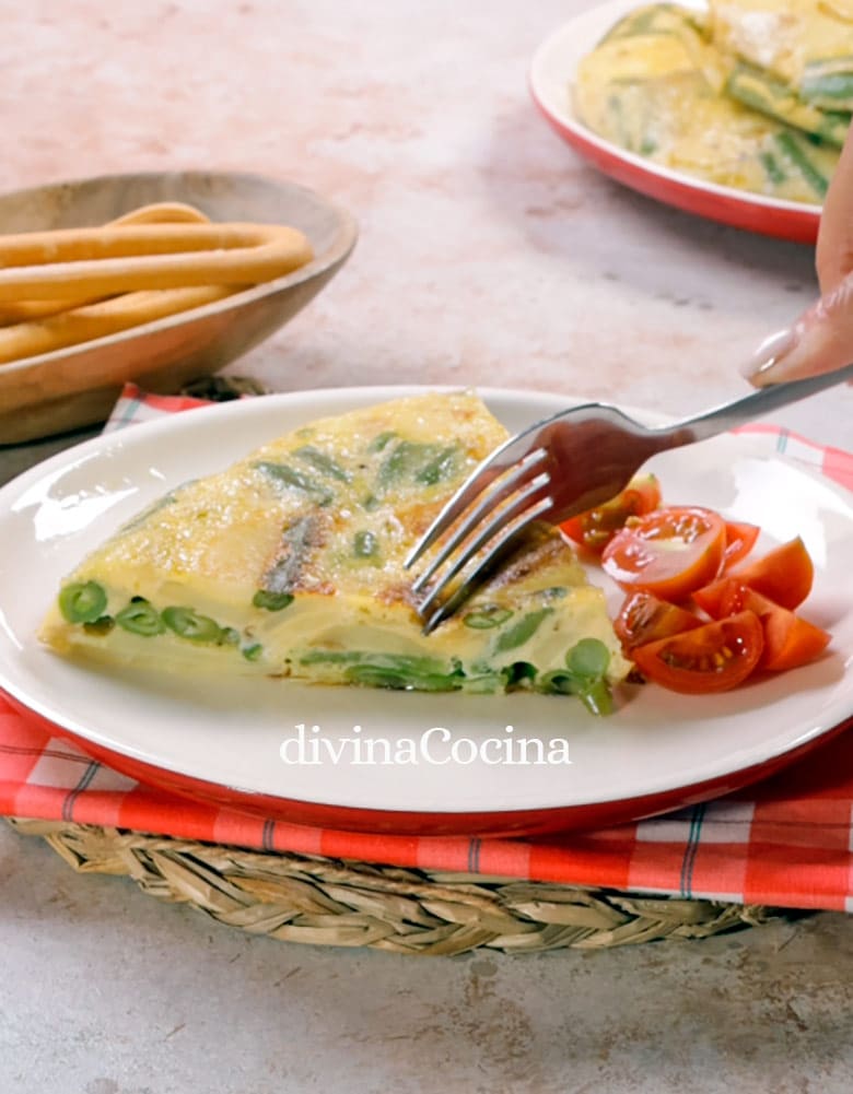 tortilla de patatas con cebolla y judias verdes