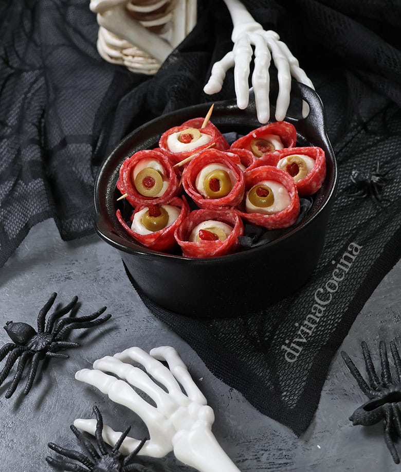 ojos de mozzarella para Halloween