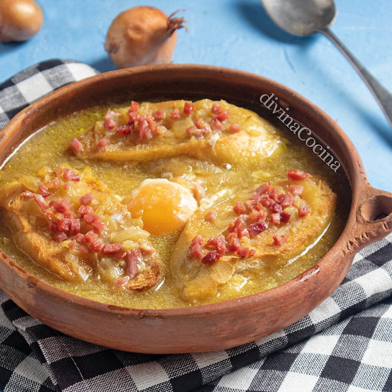 Sopa de cebolla con huevo y jamon