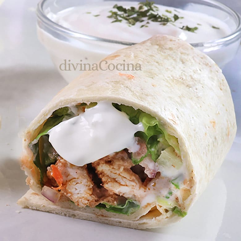 shawarma de pollo con salsa de yogur 