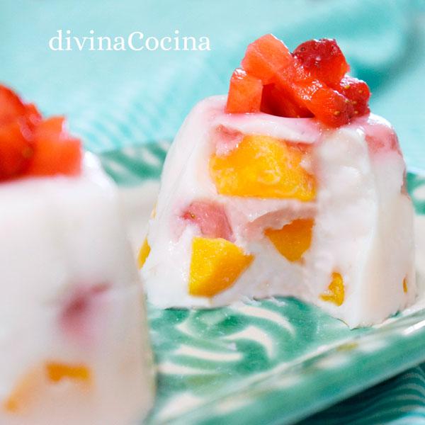 Gelatina de yogur y frutas - Receta de DIVINA COCINA
