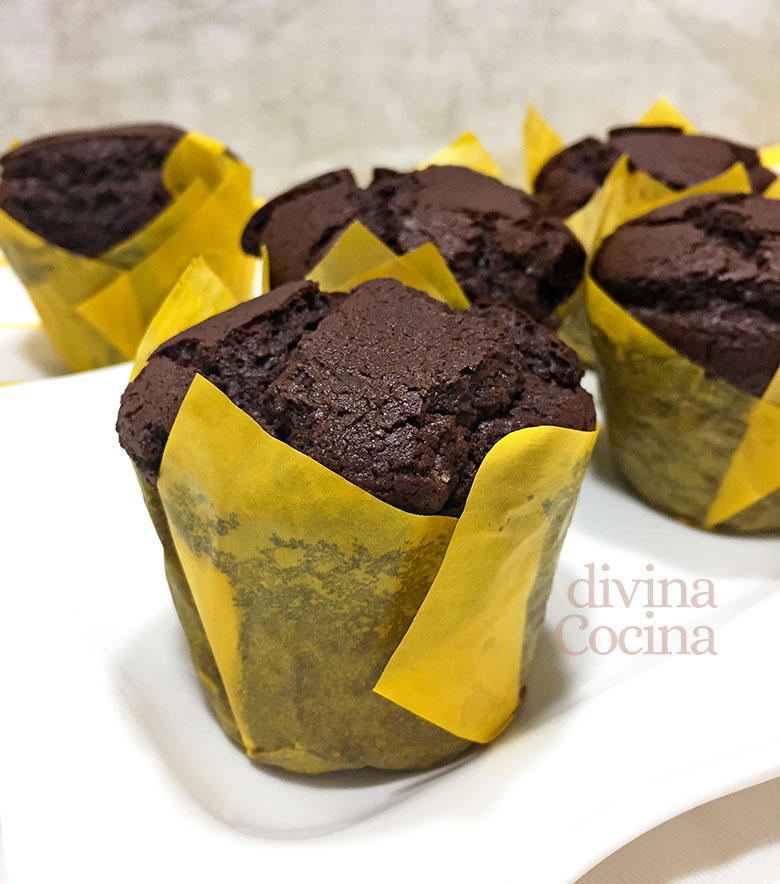 Muffins de chocolate negro - Receta de DIVINA COCINA